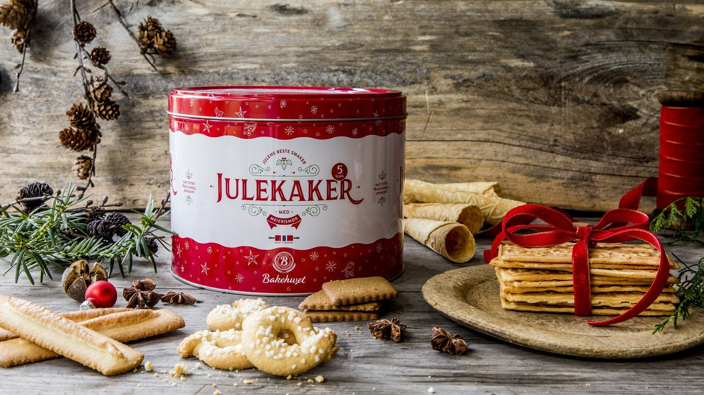 Christmas Cookie Tin 5 Varieties, 550g Bakehuset - Julekakeboks 5slag - Scandi Candy Swedish Candy Shop